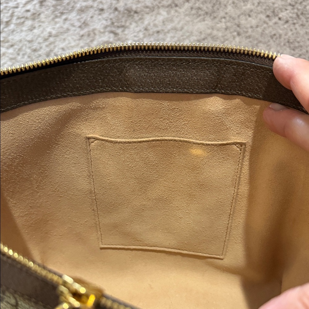 Gucci Beige and Brown Satchel with Green and Red Stripe

No longer available New - Picture 10 of 11